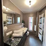 Urban Charm Design Loft *