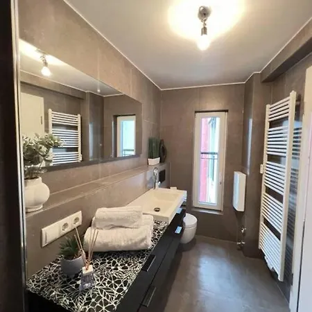 Urban Charm Design Loft *